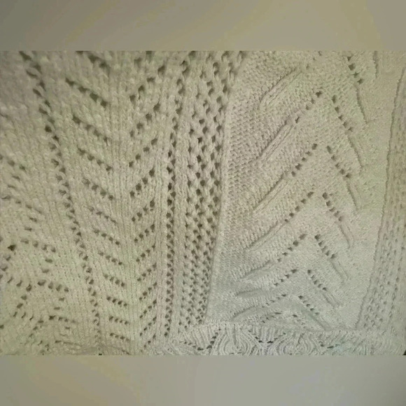 Noracora | Cable Knit & Lace Crochet Sweater (S) - Picture 6 of 9
